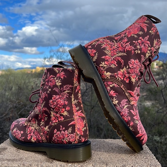 New Dr. Martens Cherry Red Victorian Floral Toile de Jouy Boots - Picture 3 of 16